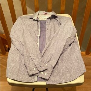 Denim & Flower long sleeve button down shirt. Size: M. Color: Gray w/ design